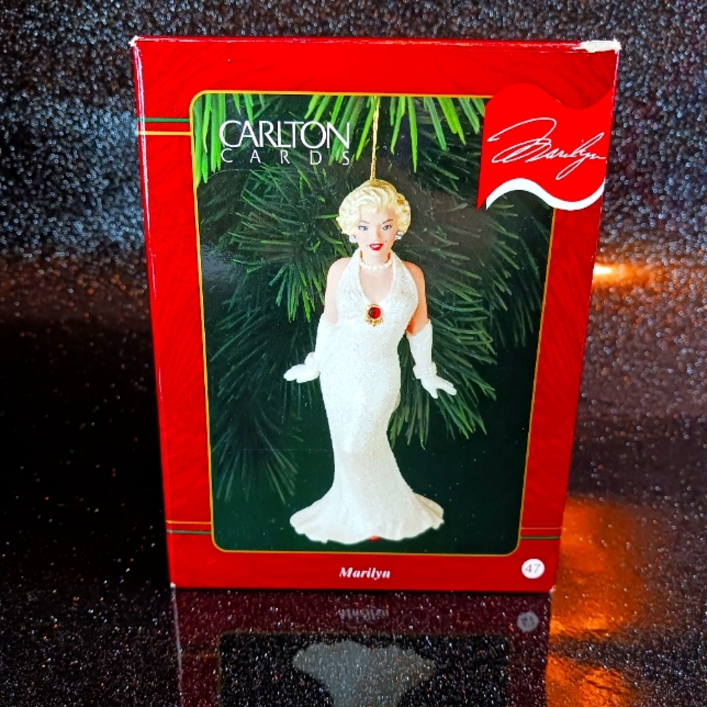 Marilyn Monroe 70th Birthday Carlton Cards Ornament.